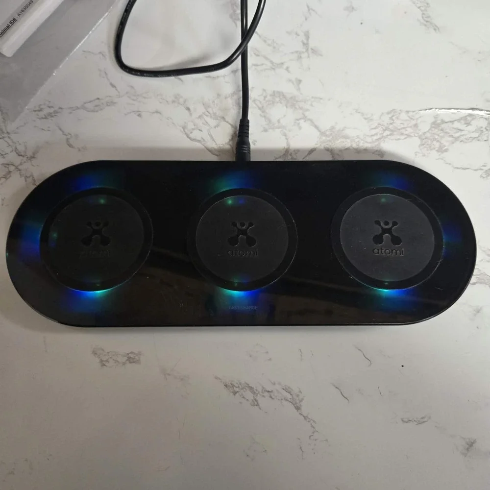 Atomi - Wireless Charging Pad - 3-Hub 30W Qi Wireless Technology Apple / Samsung